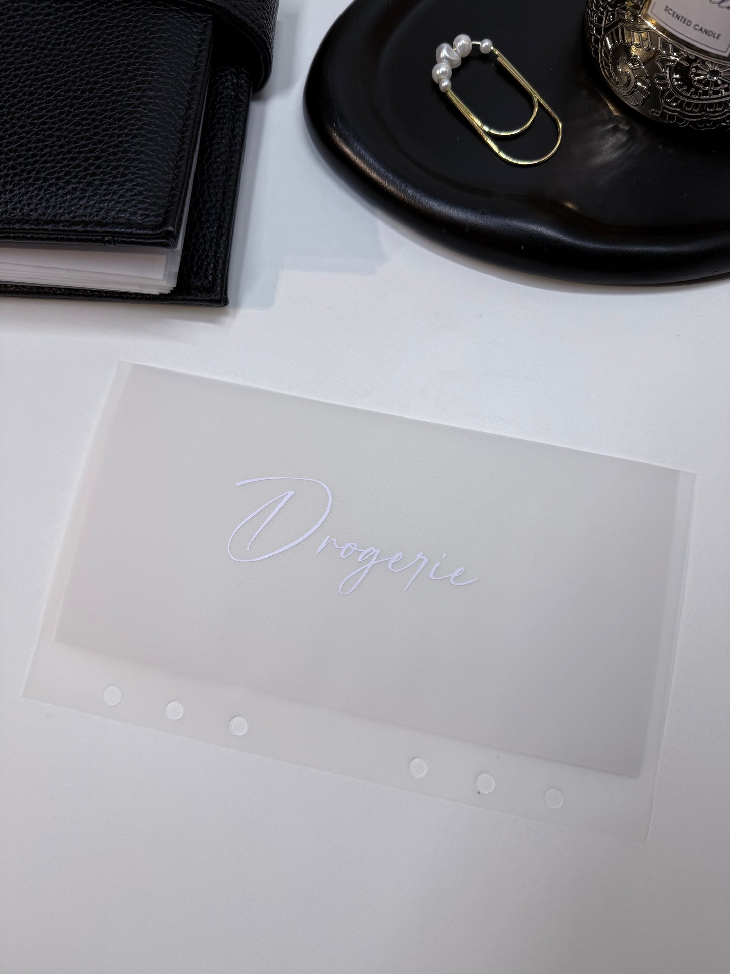 Budget Umschlag matt - kursiv weiß